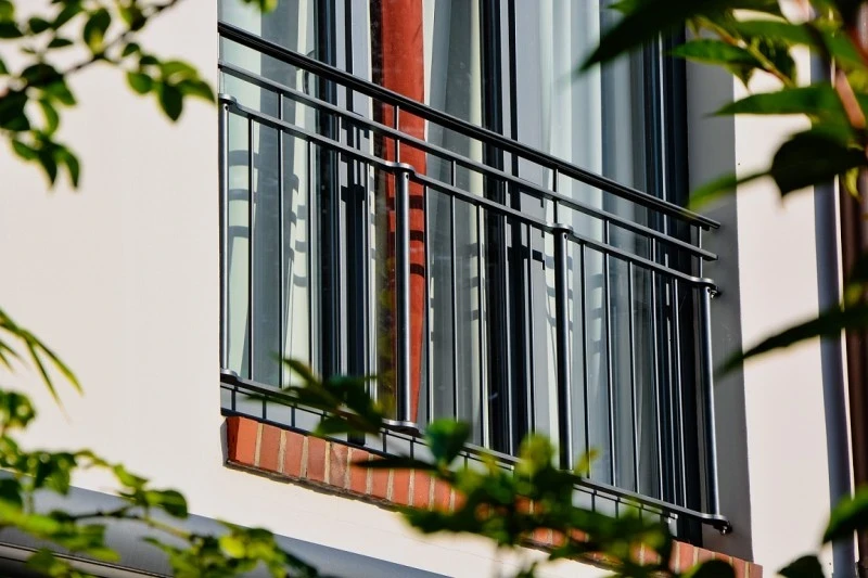 Fenster-Absturzsicherung Stahl verzinkt und pulverbeschichtet class=