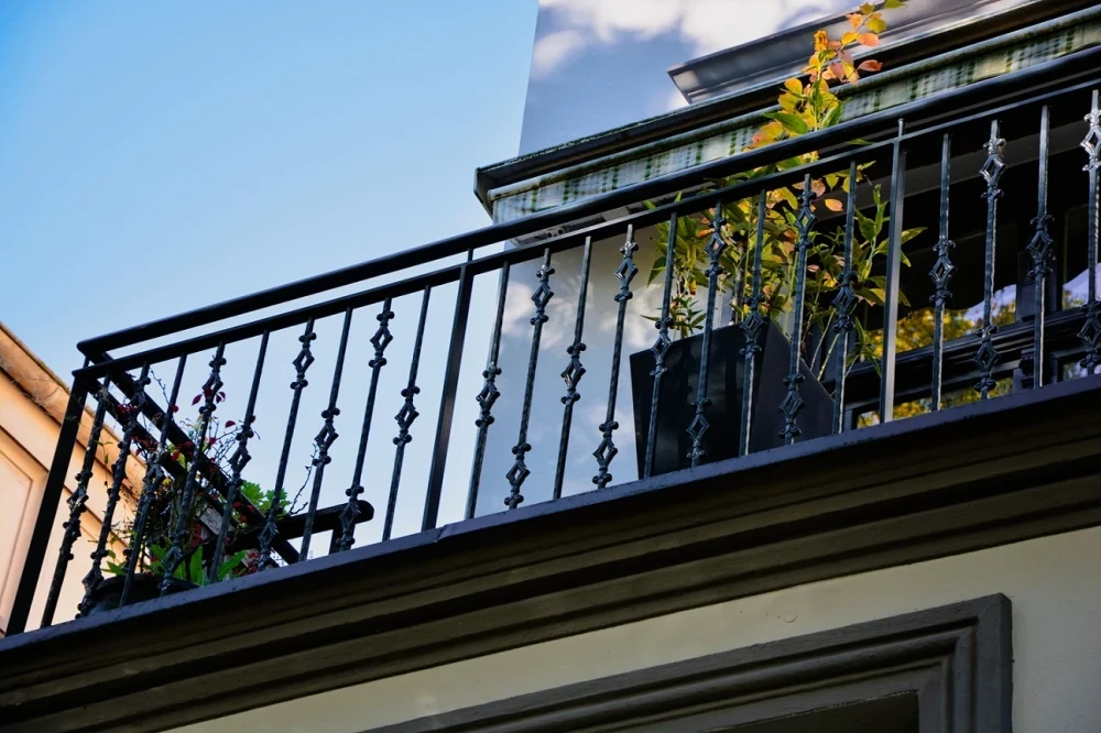 Anbaubalkone und Balkongeländer